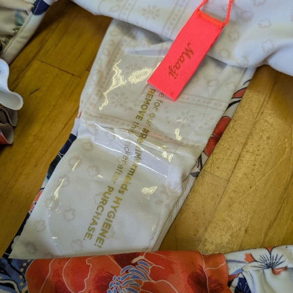 Maaji Reversible Cheeky Cut Ruffle Bottom - Happy Thoughts Kali NWOT Size small - Picture 7 of 10